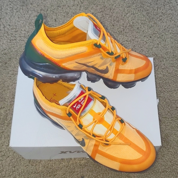 NEW Nike VaporMax Canyon Gold - Picture 5 of 5